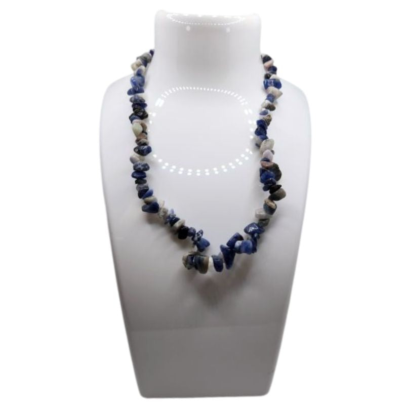 Collier Chips en Lapis Lazuli – Élégance & Intuition