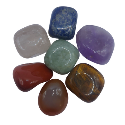 Lot de Pierres Roulées 7 Chakras avec Pendentif Porte-Pierre Offert