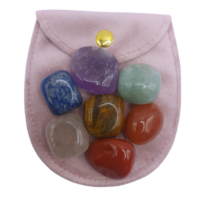 Lot de Pierres Roulées 7 Chakras avec Pendentif Porte-Pierre Offert