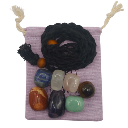 Lot de Pierres Roulées 7 Chakras avec Pendentif Porte-Pierre Offert